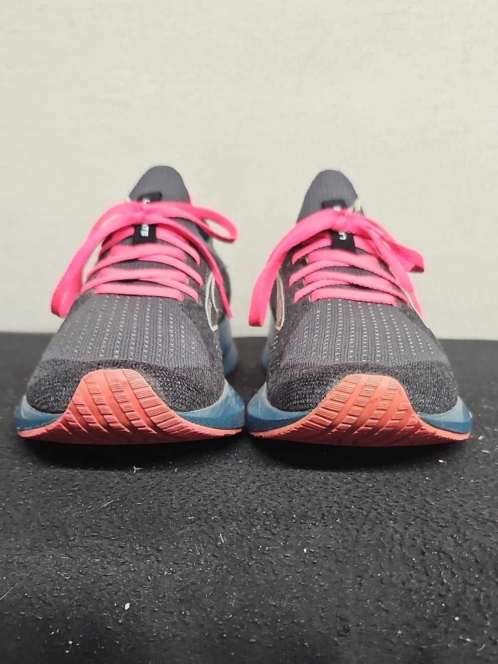 BROOKS LEVITATE 5 STEALTH FIT WOMENS SNEAKERS BFPM-06-070 - Picture 2 of 11